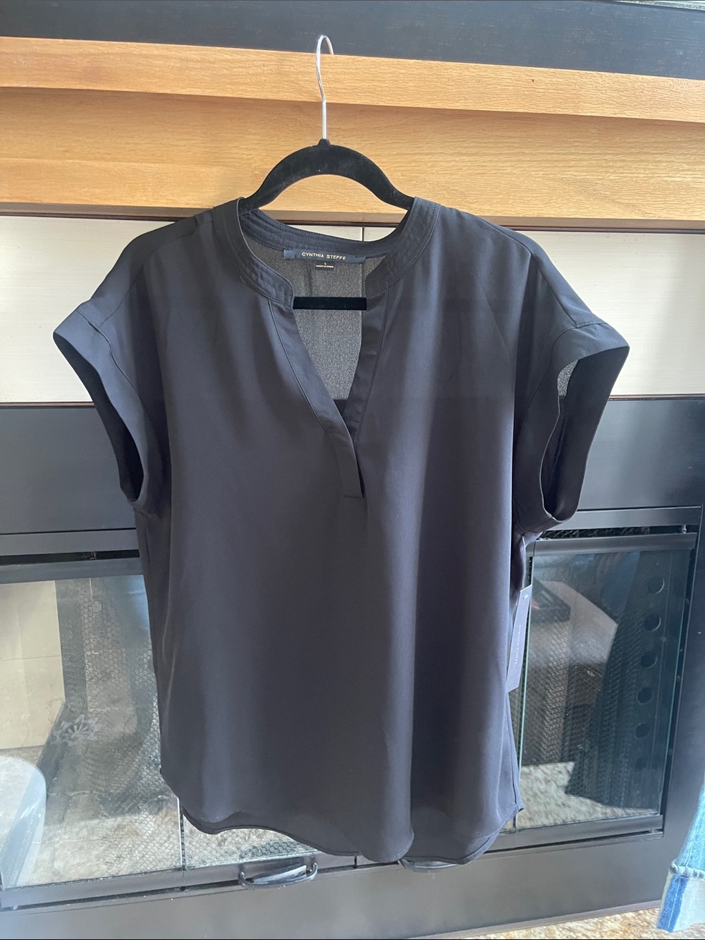 Cynthia Steffe Black Split-Neck Cap Sleeve Blouse